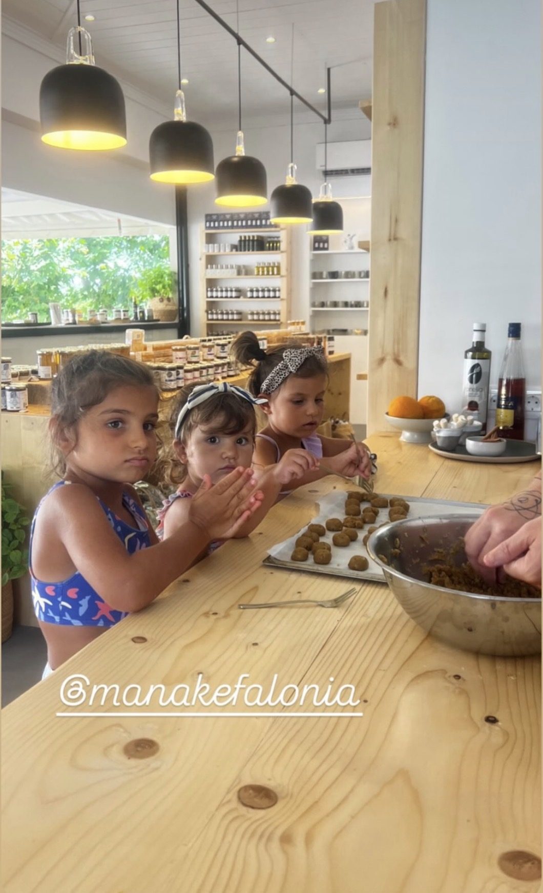 Children in a MANA cooking lesson